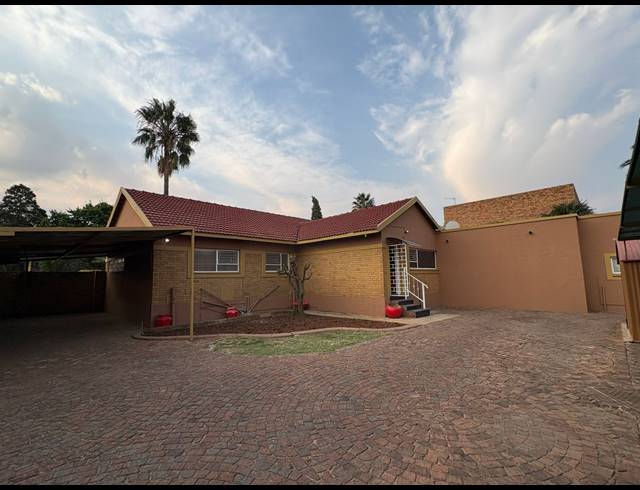 4 BEDROOM HOUSE FOR SALE IN DALPARK
